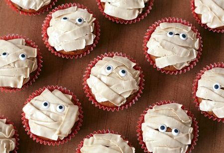 Halloween Mummy Cupcakes