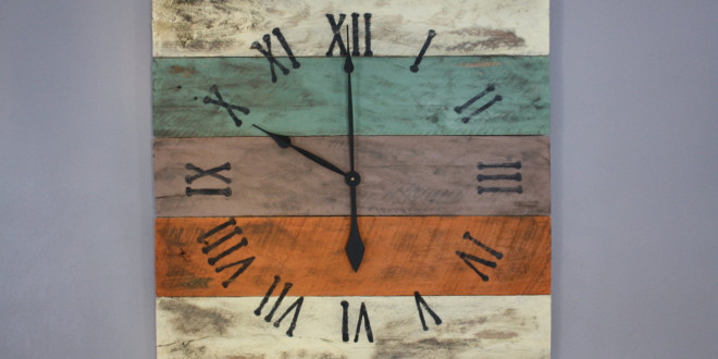 DIY palette wood clock