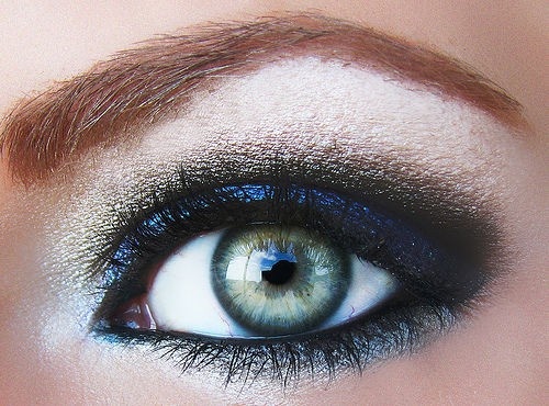 blue eyes smokey makeup