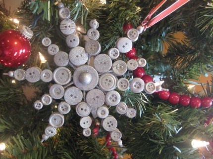 DIY Button Snowflake Ornaments
