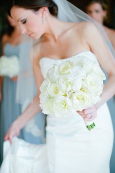 bouquet white roses