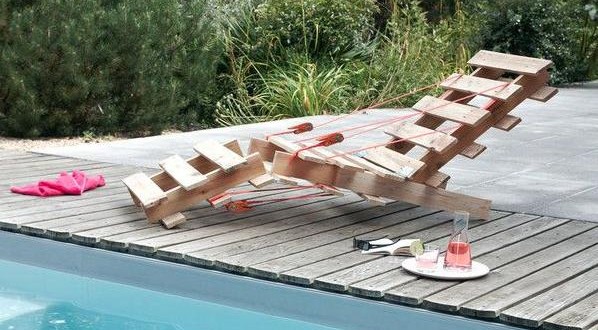 deck chair with pallet